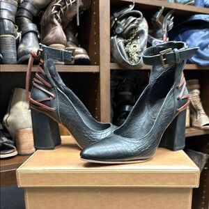 freebird Black Leather Pointed Toe Block Heel Pumps with Brown Lace Back